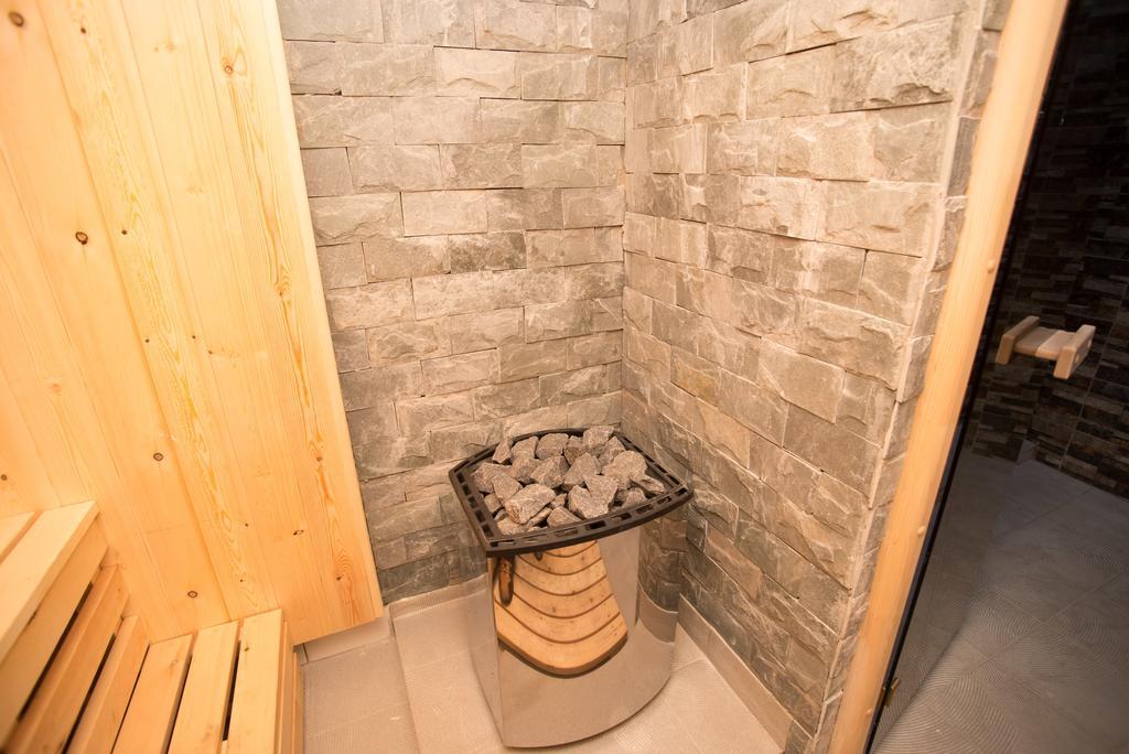 ホテル Grushevy Hospitality Boutique アルマトイ エクステリア 写真