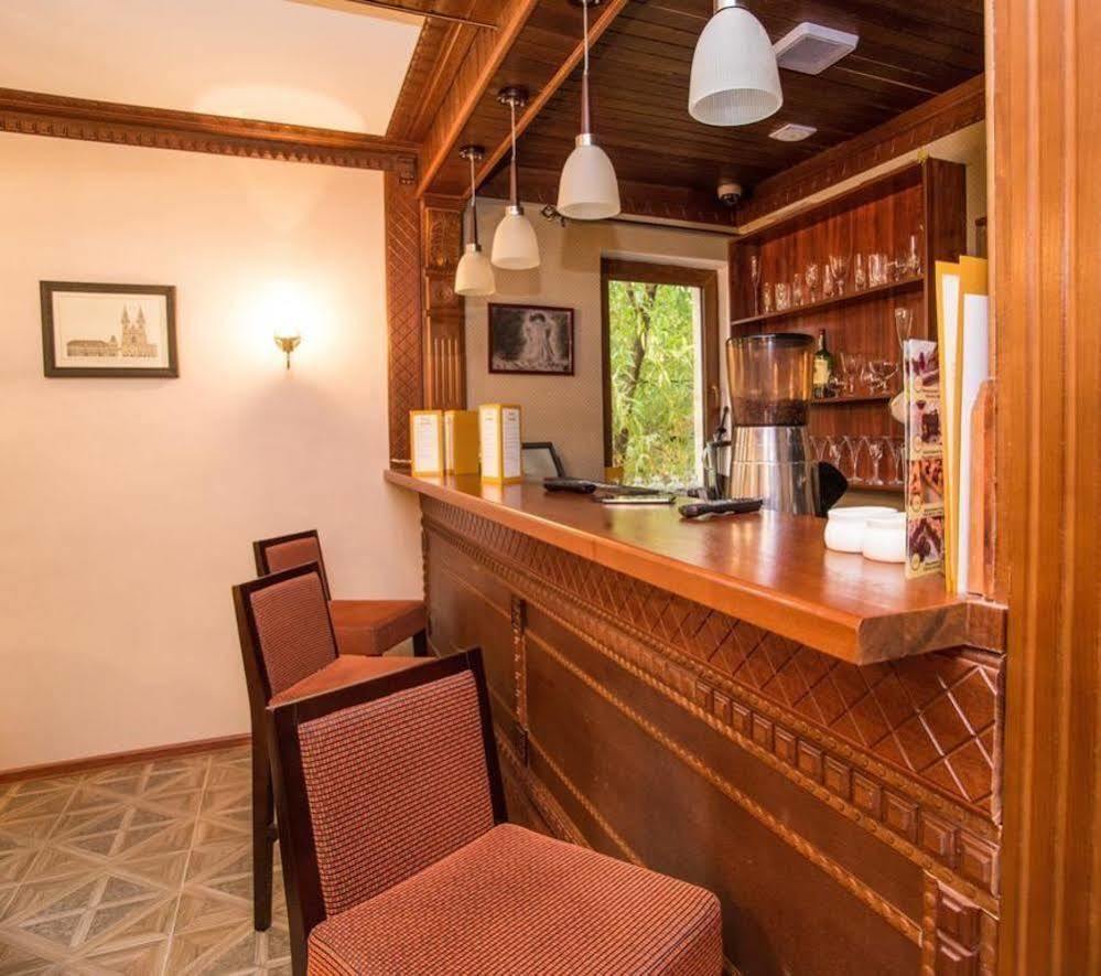 ホテル Grushevy Hospitality Boutique アルマトイ エクステリア 写真